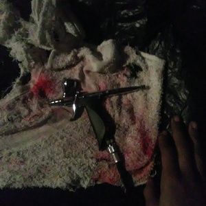 An brand new fresh out the box airbursh neo gun